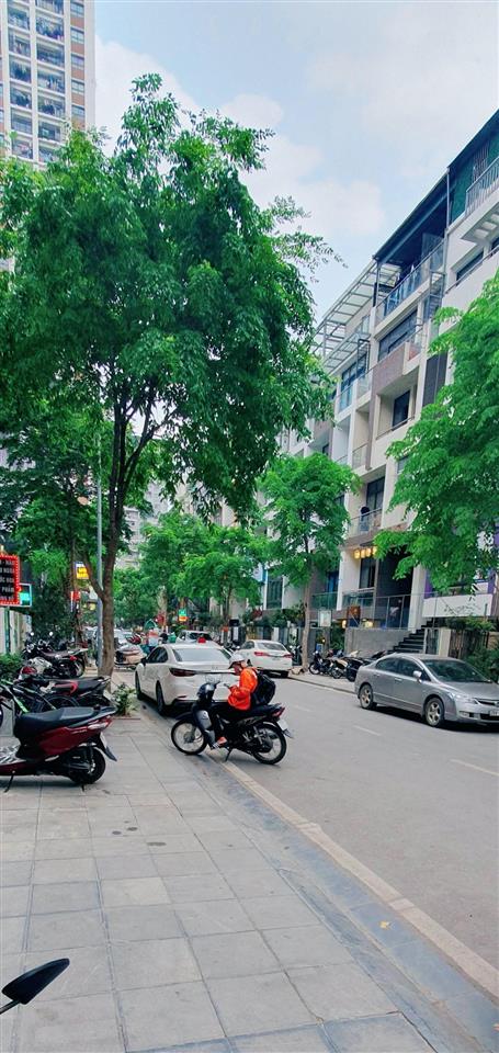 Cho thuê gấp cửa hàng tại mon city, 13 triệu, 100m2 tầng 1 và tầng 2 kinh doanh tốt