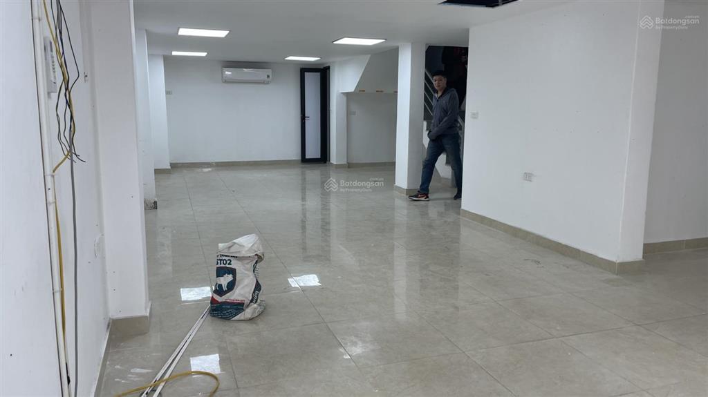 Cho thuê gấp cửa hàng tại mon city, 13 triệu, 100m2 tầng 1 và tầng 2 kinh doanh tốt