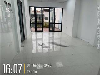 Cho thuê văn phòng 45m2, 7 triệu vnd tại kđt hd mon đường hàm nghi thông sàn đẹp