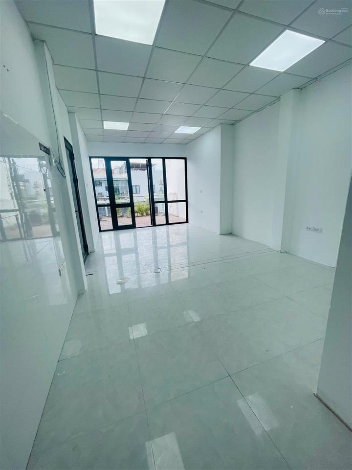 Cho thuê văn phòng tại nguyễn hoàng, mỹ đình 2, 6 triệu, 40 m2, vào ngay, ô tô đỗ cửa thoải mái