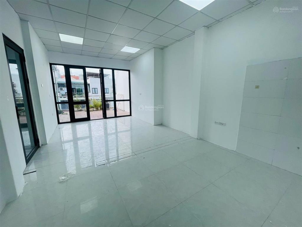 Cho thuê văn phòng tại nguyễn hoàng, mỹ đình 2, 6 triệu, 40 m2, vào ngay, ô tô đỗ cửa thoải mái
