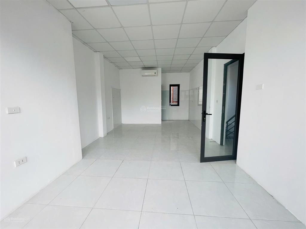 Cho thuê văn phòng tại mon city, 6 triệu, 40m2, hướng nam đẹp mặt đường hàm nghi
