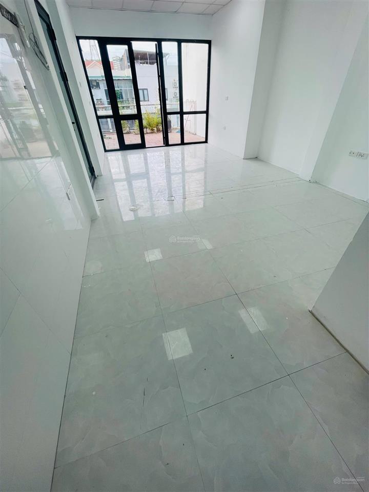 Cho thuê văn phòng tại mon city, 6 triệu, 40m2, hướng nam đẹp mặt đường hàm nghi