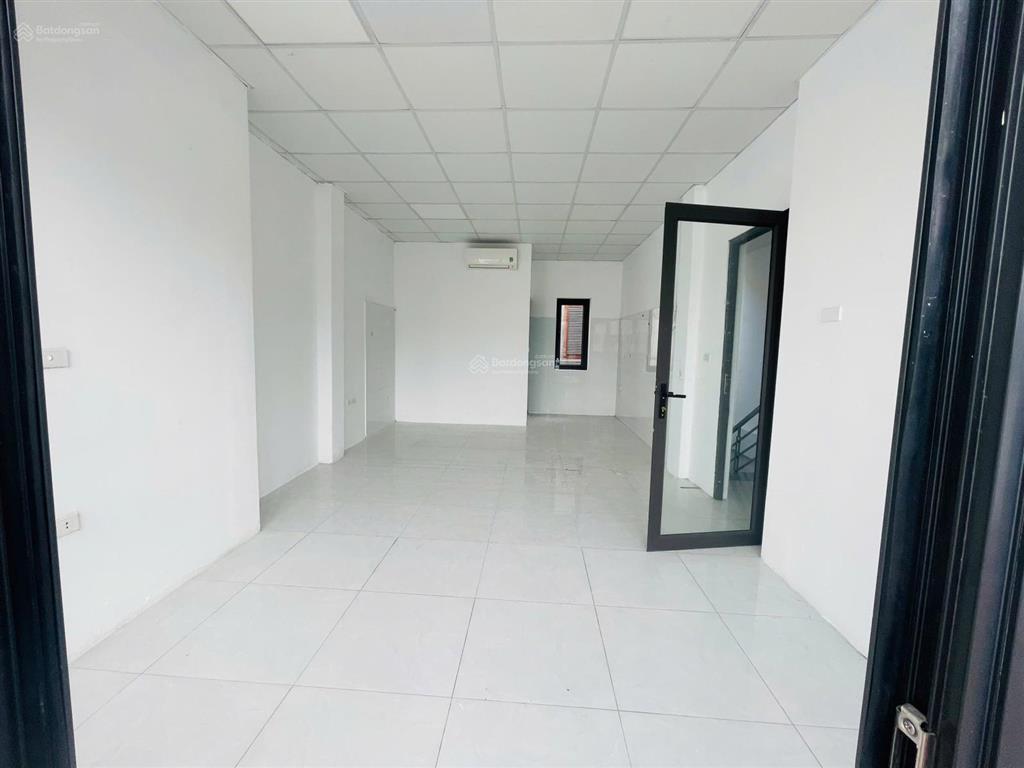 Cho thuê văn phòng tại mon city, 6 triệu, 40m2, hướng nam đẹp mặt đường hàm nghi
