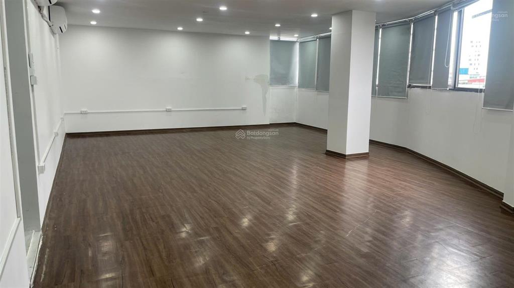 Cho thuê văn phòng tại nguyễn hoàng, 8 triệu, 70m2 ô góc vào ngay đẹp