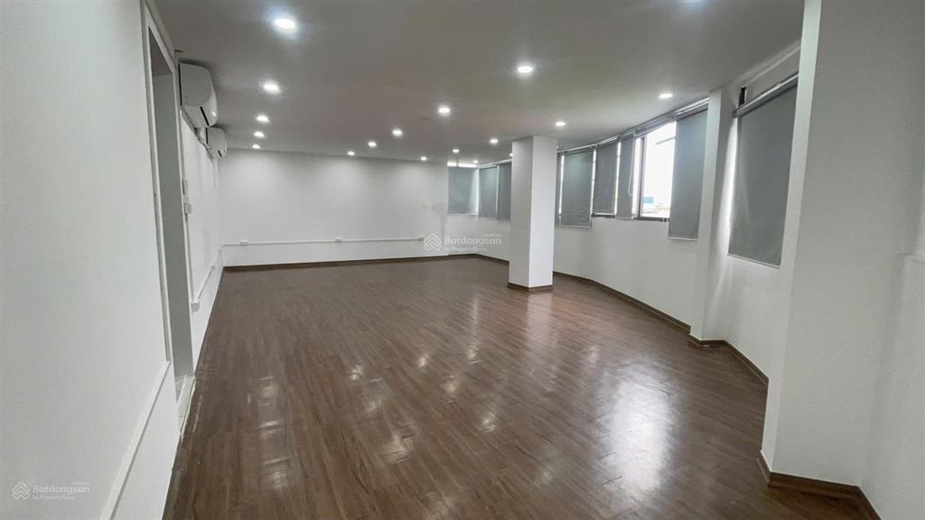 Cho thuê văn phòng tại nguyễn hoàng, 8 triệu, 70m2 ô góc vào ngay đẹp