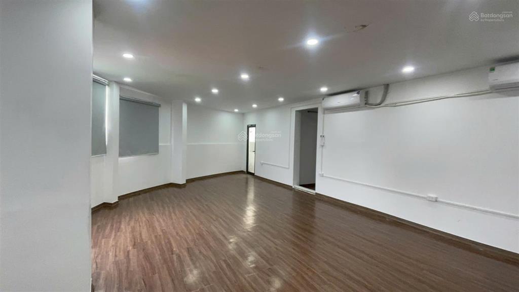 Cho thuê văn phòng tại nguyễn hoàng, 8 triệu, 70m2 ô góc vào ngay đẹp