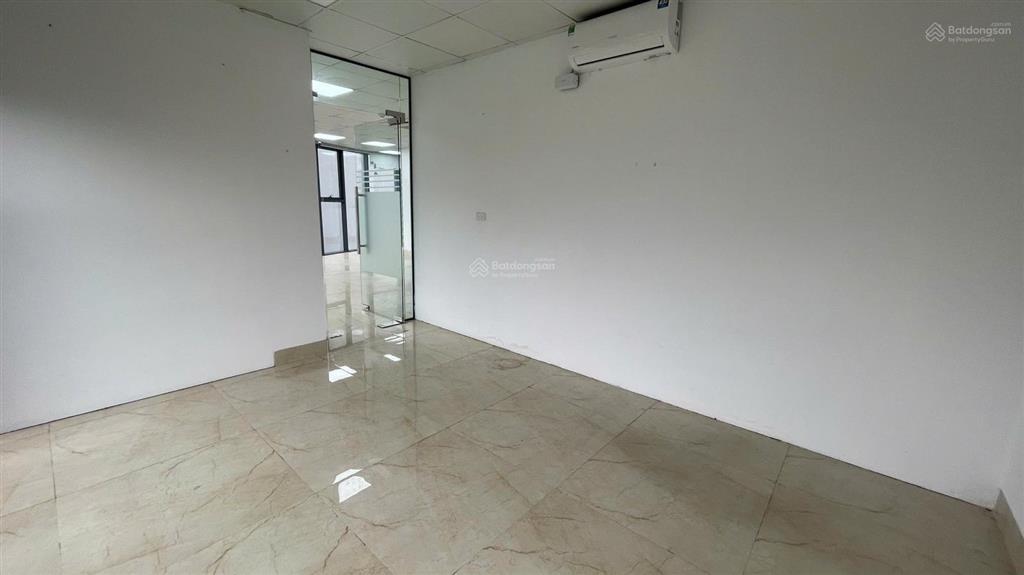 Cho thuê văn phòng tại nguyễn hoàng, giá thỏa thuận, 120m2, 1wc, mặt tiền 15m