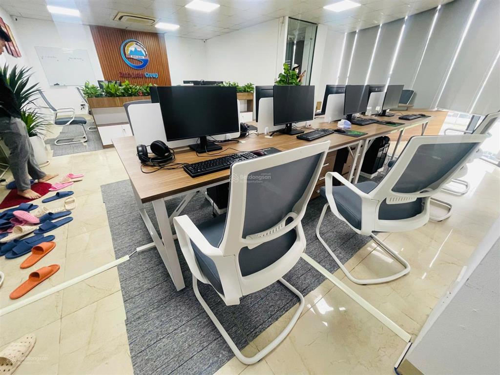 Cho thuê văn phòng tại nguyễn hoàng, giá thỏa thuận, 120m2, 1wc, mặt tiền 15m