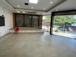 Mặt bằng kinh doanh vị trí đẹp vào ngay kinh doanh tốt, ô góc view khu vực đông sinh viên và dân cư