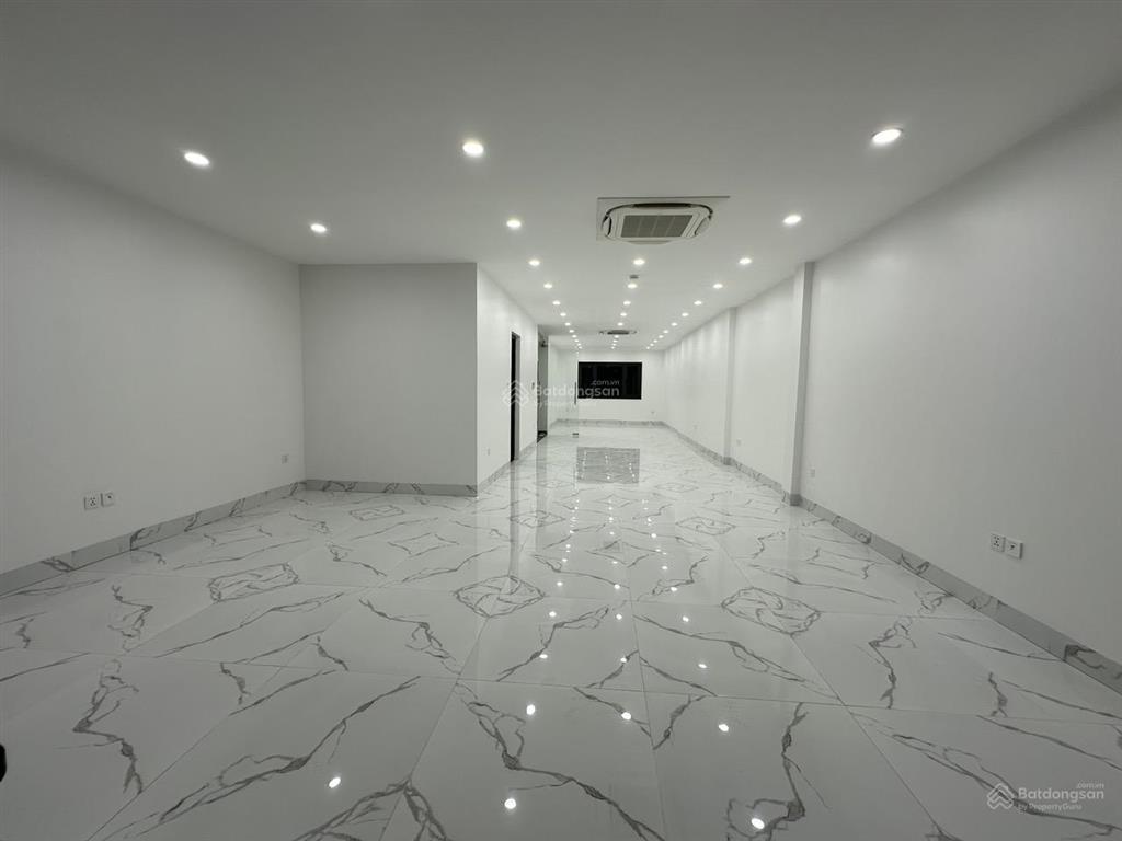 Cho thuê văn phòng đẹp tại mon city, giá thỏa thuận, 120m2, nhiều tiện ích ô tô đỗ cửa thoải mái