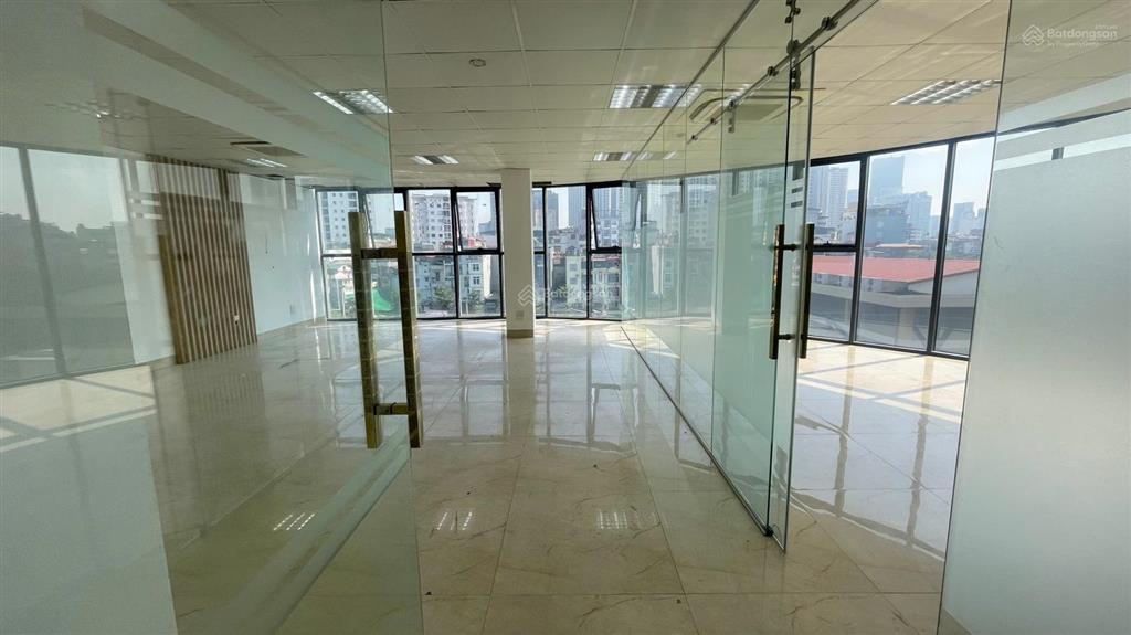 Cho thuê văn phòng tại nguyễn hoàng, 20 triệu, 100m2, mặt tiền 6m, cơ bản