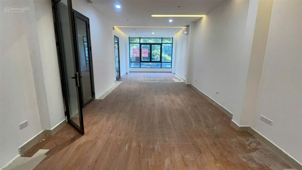 Bql hd mon cho thuê văn phòng 100m2 đủ bàn ghế thời gian làm việc thoải mái có xuất hóa đơn cho kh