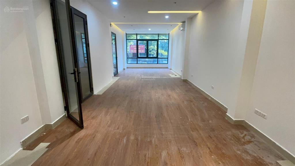 Bql hd mon cho thuê văn phòng 100m2 đủ bàn ghế thời gian làm việc thoải mái có xuất hóa đơn cho kh