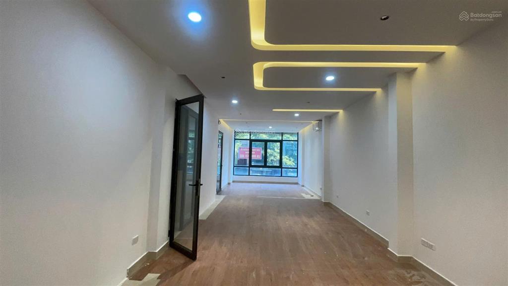 Bql hd mon cho thuê văn phòng 100m2 đủ bàn ghế thời gian làm việc thoải mái có xuất hóa đơn cho kh