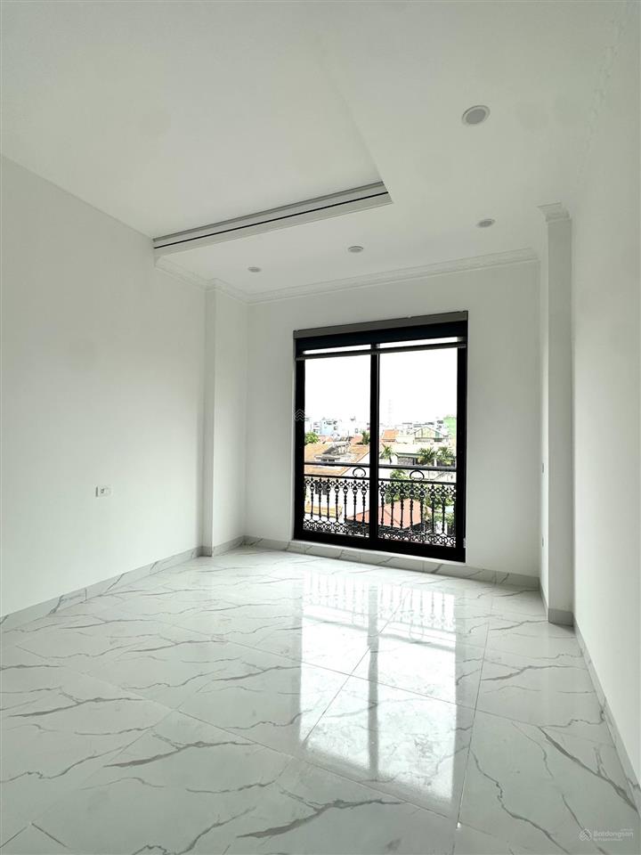 Nhà lô góc la khê hà đông 50m2 * 6 tầng  thang máy mới king koong chỉ việc vào ở.