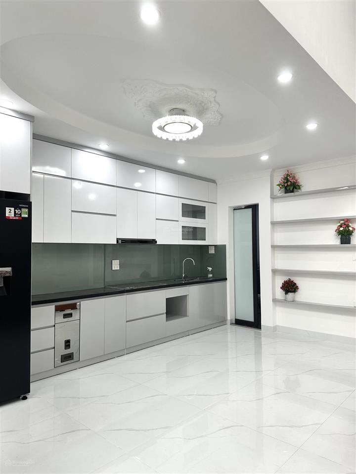 Nhà lô góc la khê hà đông 50m2 * 6 tầng  thang máy mới king koong chỉ việc vào ở.
