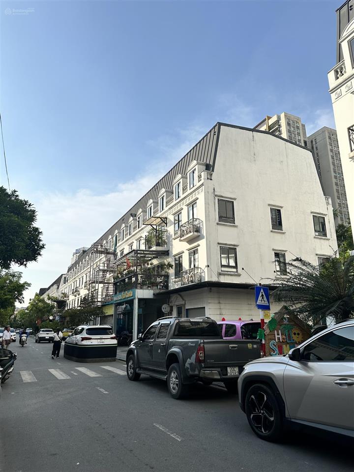 Cho thuê liền kề kđt văn phú mặt phố kinh doanh | 85m2 | 4,5 tầng | vỉa hè đá bóng