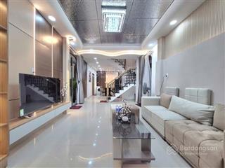Nhà 3 tầng  q7  56m2  hẻm xe hơi đổ cổng  full nội thất  chỉ 5 tỷ 350