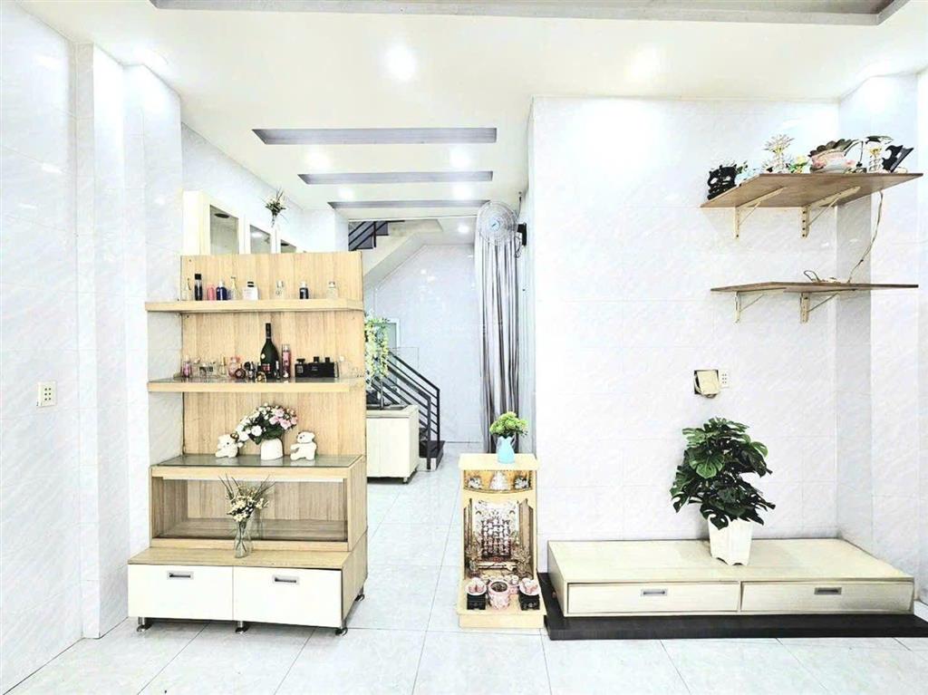 Hàng hiếm  dọn ở ngay  âu dương lân quận 8  hoàn công  1 sổ 2 căn liền kề  4 tầng  5pn  c