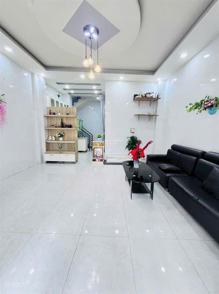 Hàng hiếm  dọn ở ngay  âu dương lân quận 8  hoàn công  1 sổ 2 căn liền kề  4 tầng  5pn  c