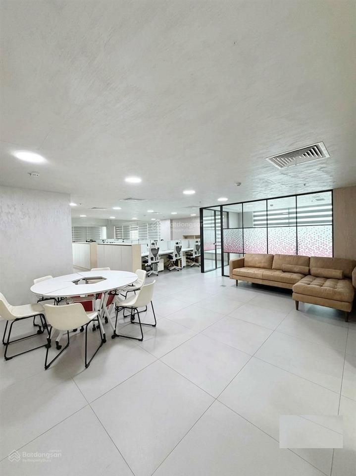 Cho thuê tòa nhà lớn mặt tiền nguyễn hữu cảnh bình thạnh giáp quận 1 đối diện vinhomes central park