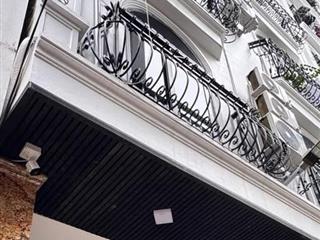 Gần đh thương mại 33m2, 5 tầng, 30m ra ô tô, 8 tỷ hơn