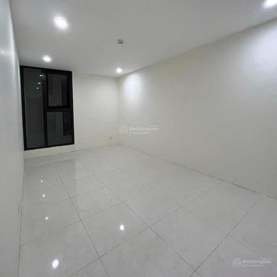 Hơn 3 tỷ, gia đình cô chủ muốn bán housinco 288 nguyễn xiển 62.5m, 2 phòng ngủ