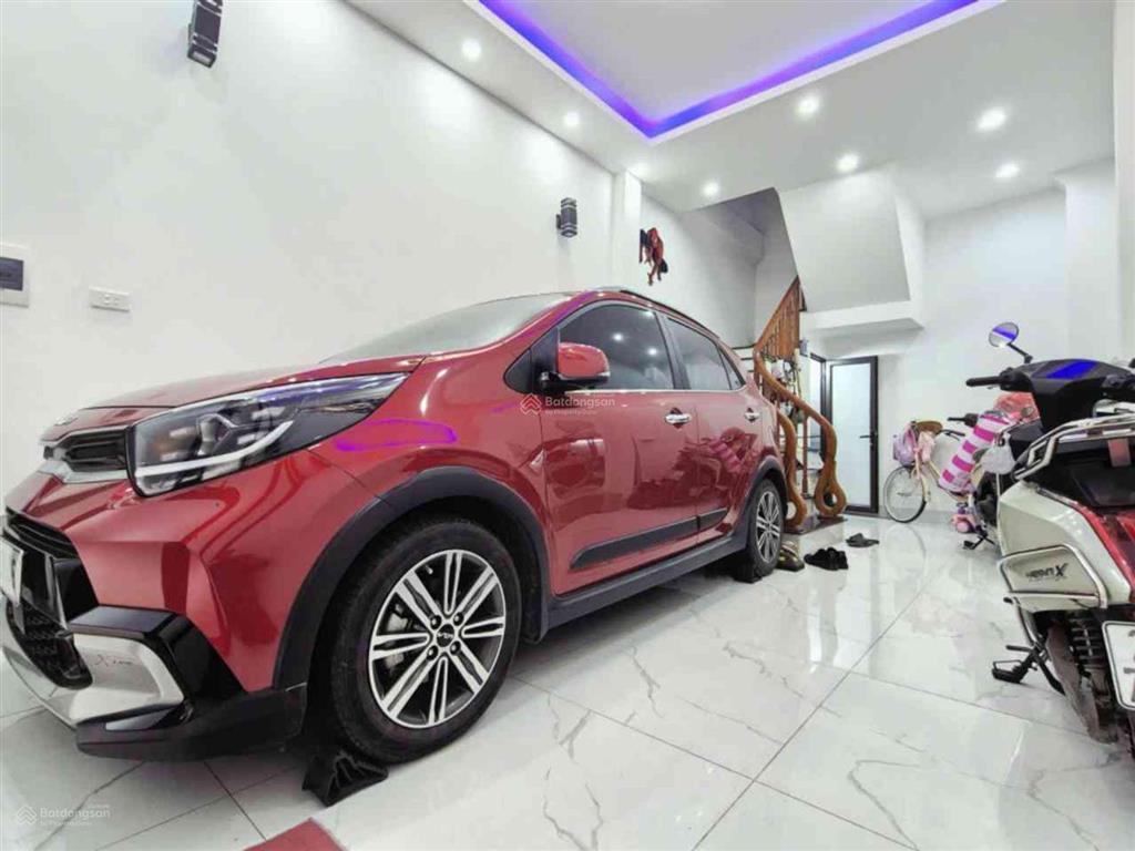 Phân lô  oto tránh  quanh 9 tỷ  đường láng 31m, 5 tầng dân xây, gara oto