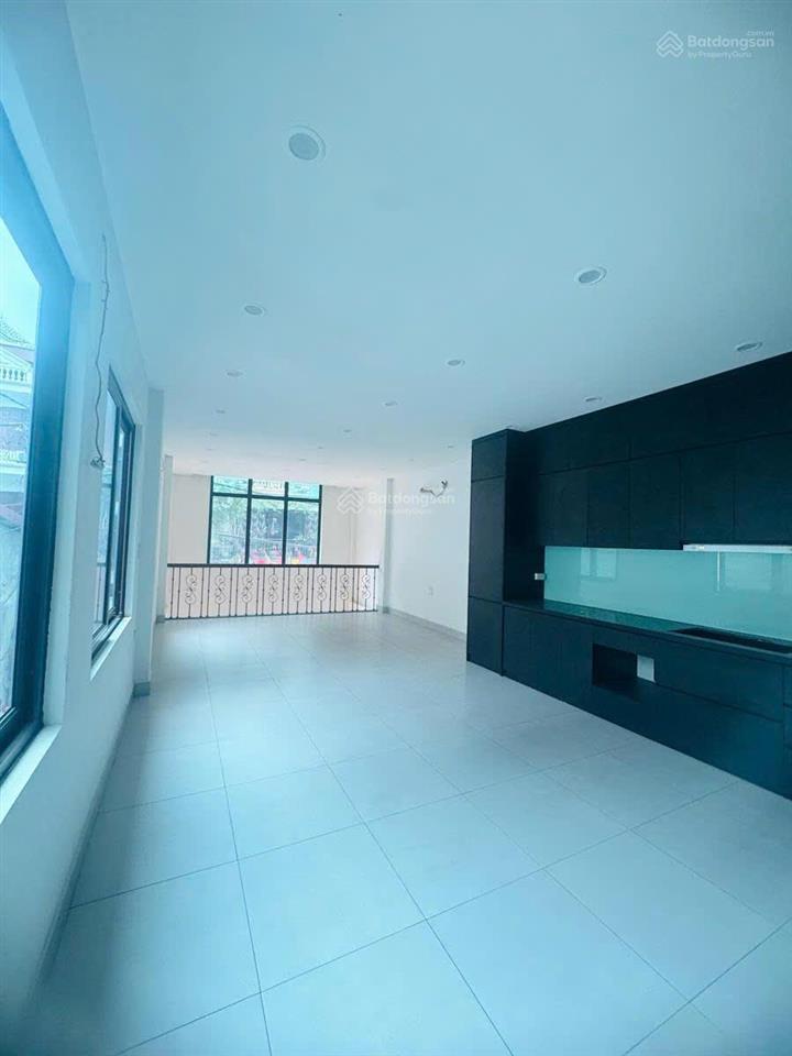 Duy nhất 1 căn ngã 5 giảng võ  giang văn minh  hào nam  cát linh 80m2