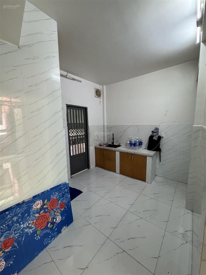 [quận 4] chính chủ cho thuê nhà mới nguyên căn, hẻm 1/ tôn đản 2pn2wc