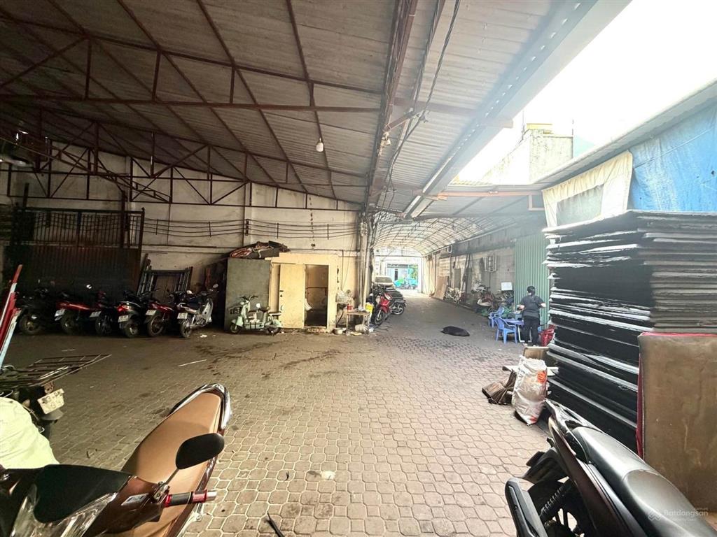 Gấp bán lô đất tặng nhà kho ngay kinh dương vương kế bến xe miền tây dt 400m2 giá chỉ nhỉnh 25 tỷ