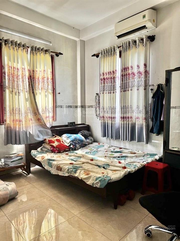 Ngay nguyễn sơn + bình long  5.48 tỷ  4x14.3m  4 tầng  4 phòng ngủ  hẻm thông yên tĩnh.