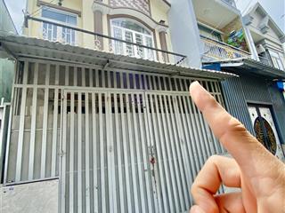 Ngay tỉnh lộ 10  2 tầng  hiếm 5.2x10m  2 pn  hẻm 5m  cách mt 10m.