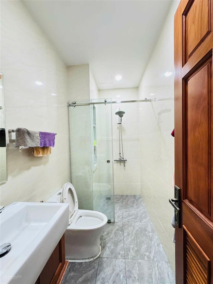 Vị trí đẹp, nhà 4 tầng  hẻm 6m, man thiện, quận 9