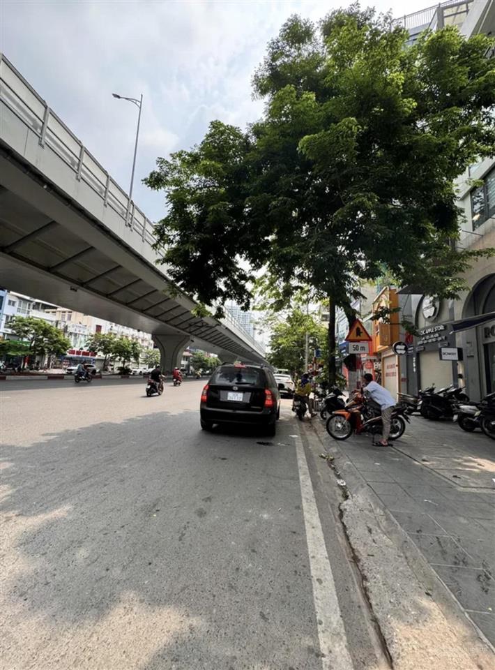 Chính chủ bán nhà phố minh khai dt 35m2, 5 tầng sát đường ô tô giá chỉ 6 tỷ 8