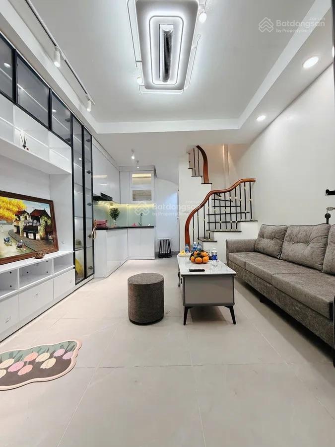 Tin chính chủ bán nhà phố tôn đức thắng 30m2 5 tầng 3pn giá 6.3tỷ, sát đường ô tô