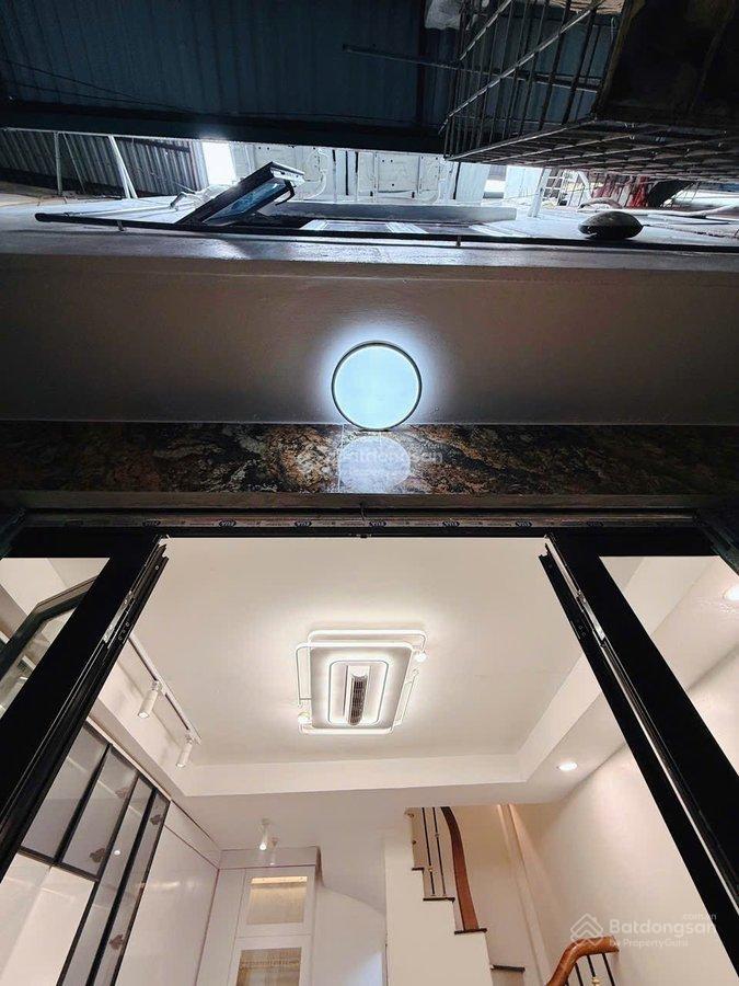 Tin chính chủ bán nhà phố tôn đức thắng 30m2 5 tầng 3pn giá 6.3tỷ, sát đường ô tô
