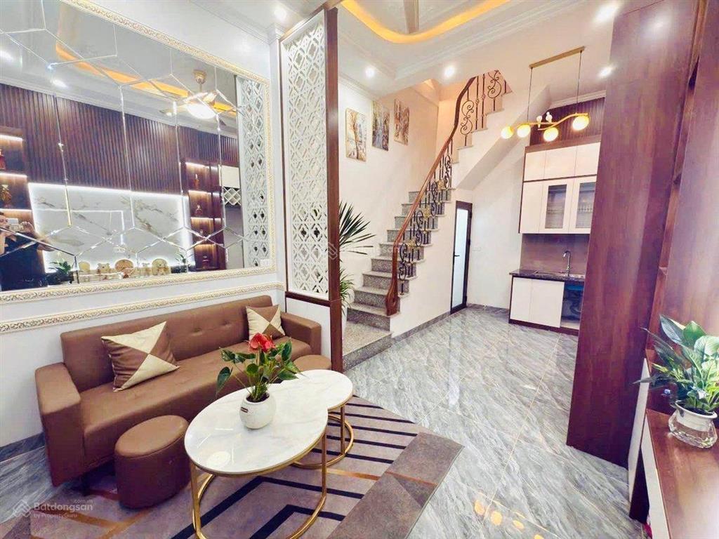 Tin chính chủ bán nhà phố bạch mai 40m 5 tầng 4pn giá 7.55tỷ, cách ô tô tránh 15m