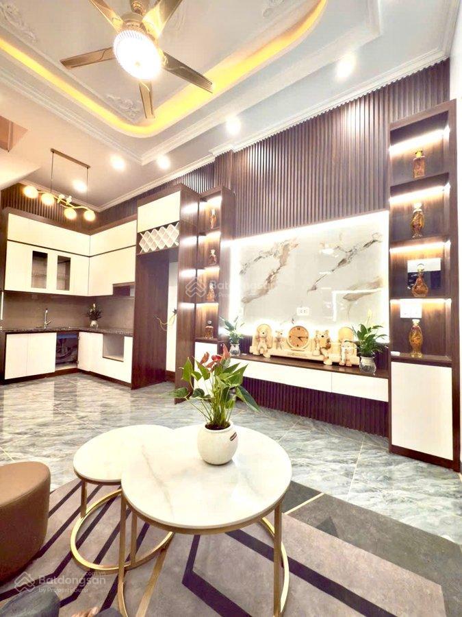 Tin chính chủ bán nhà phố bạch mai 40m 5 tầng 4pn giá 7.55tỷ, cách ô tô tránh 15m