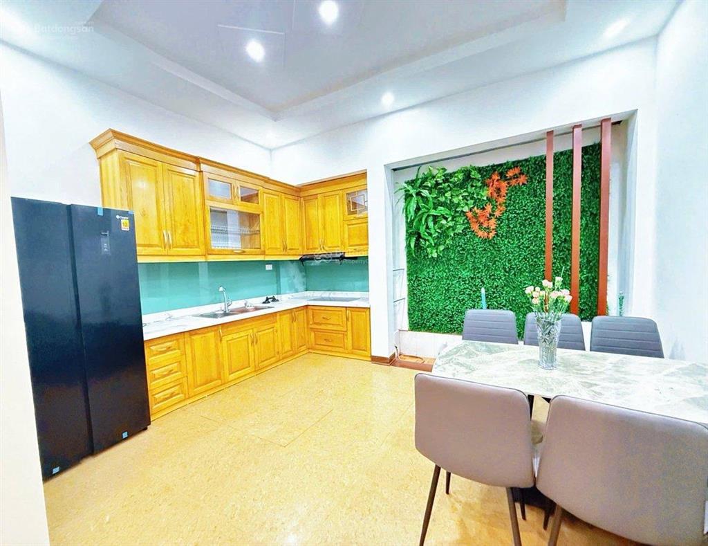 Chính chủ bán nhà huỳnh thúc kháng 42m2, 6 tầng, ở ngay, cách đường ô tô 10m, 7,96 tỷ
