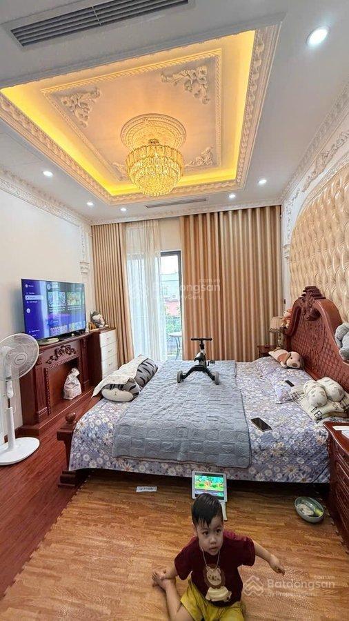 Chính chủ bán nhà võng thị  trích sài. dt 56m x 6t thang máy có gara ô tô, giá 19tỷ5.