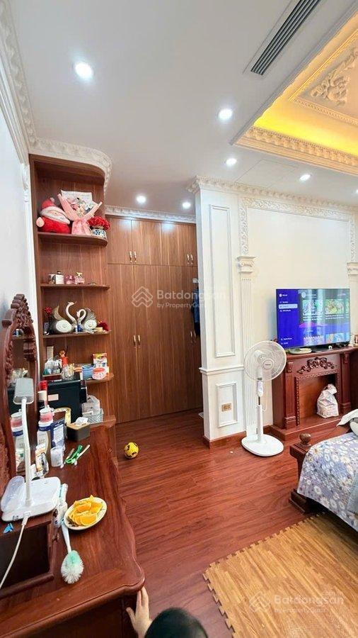 Chính chủ bán nhà võng thị  trích sài. dt 56m x 6t thang máy có gara ô tô, giá 19tỷ5.