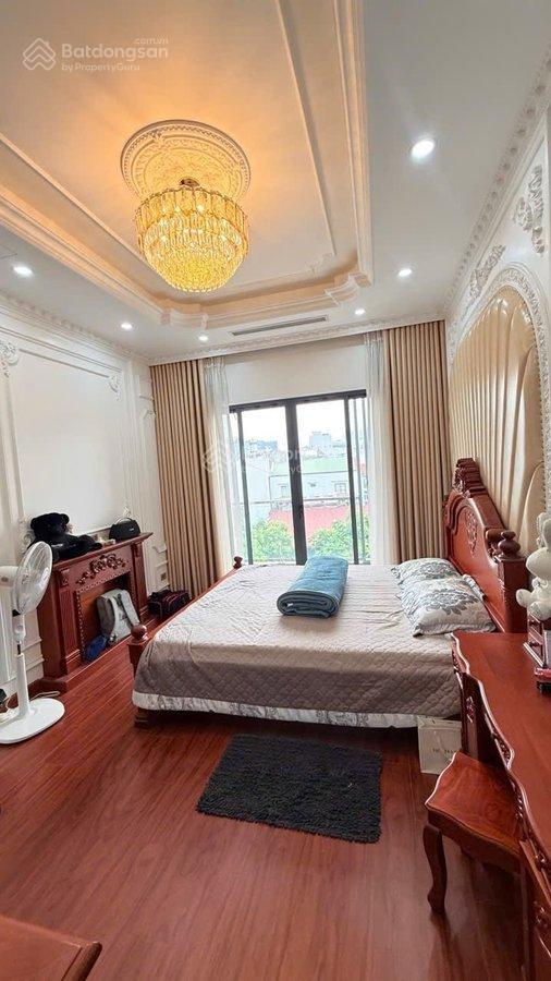 Chính chủ bán nhà võng thị  trích sài. dt 56m x 6t thang máy có gara ô tô, giá 19tỷ5.