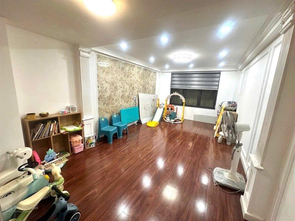 Hiếm!!! chính chủ bán nhà đẹp đội cấn kim mã thang máy 38m 6 tầng ô tô tránh cách 15m chỉ 9 tỷ.