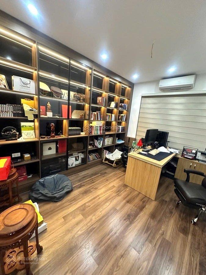 Hiếm!!! chính chủ bán nhà đẹp đội cấn kim mã thang máy 38m 6 tầng ô tô tránh cách 15m chỉ 9 tỷ.