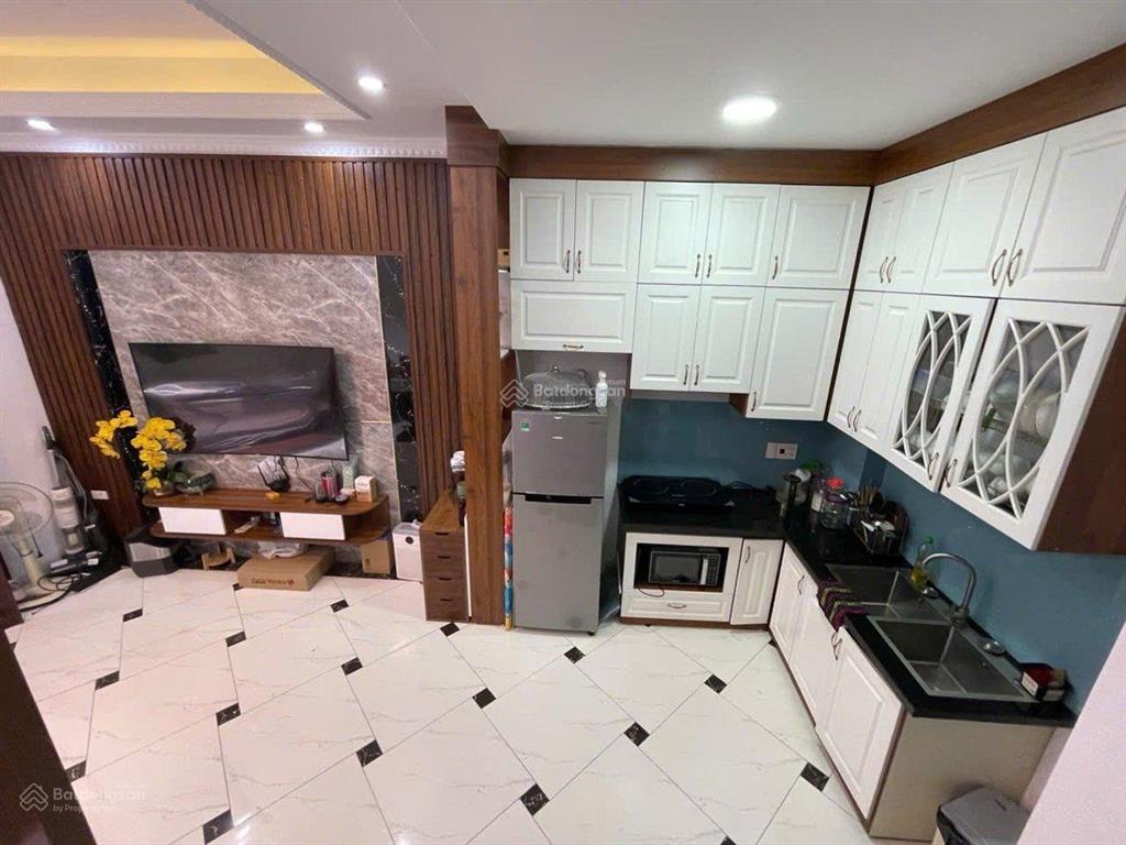 Hot!!! chính chủ bán nhà p.tôn đức thắng 26m 5 tầng giá 5tỷ 15m ra đường ô tô.