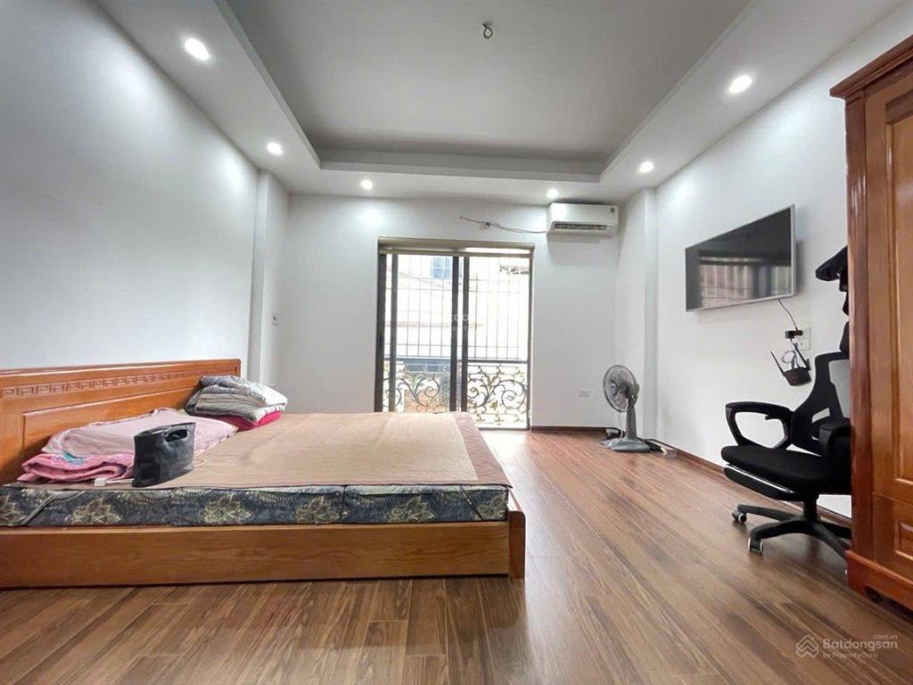 Hot!!! chính chủ bán nhà p.tôn đức thắng 26m 5 tầng giá 5tỷ 15m ra đường ô tô.