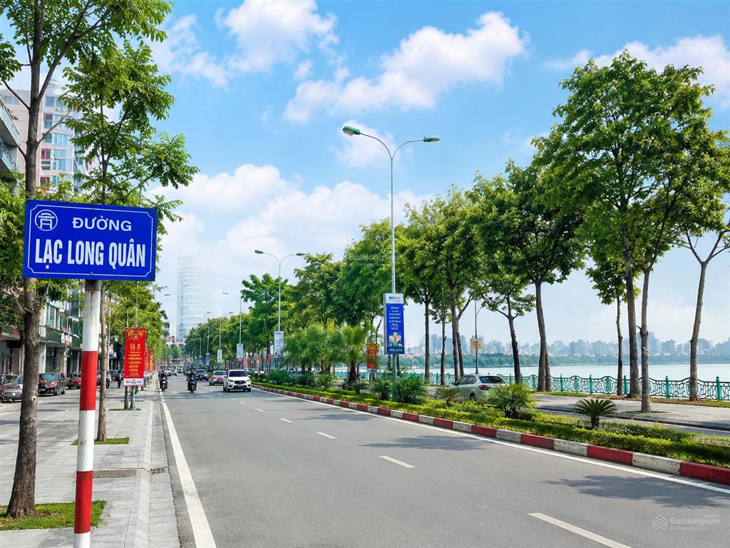 Hiếm!!! chính chủ bán nhà phố lạc long quân, gần hồ tây
100m 6 tầng thang máy ô tô vào nhà.