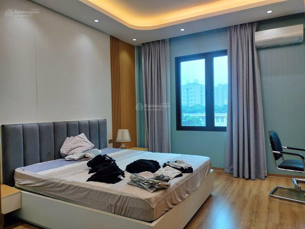 Hiếm!!! chính chủ bán nhà phố lạc long quân, gần hồ tây
100m 6 tầng thang máy ô tô vào nhà.
